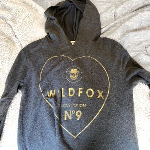 WILDFOX hoodie with cute graphic!